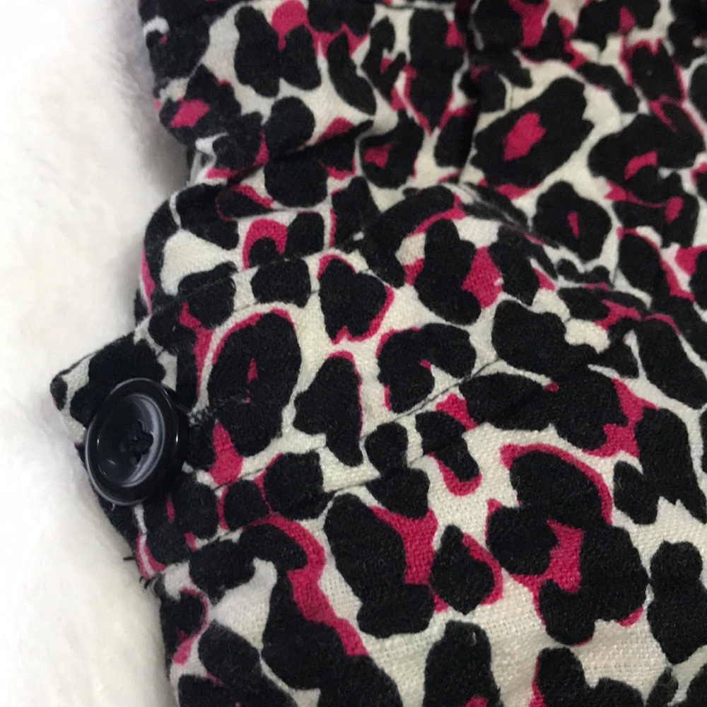 Cheetah Patterned Shorts - Picture 3 of 3